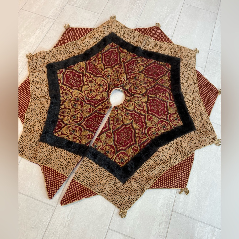 Christmas Tree Skirt - Fur brown Trim with burnt red, gold colors!